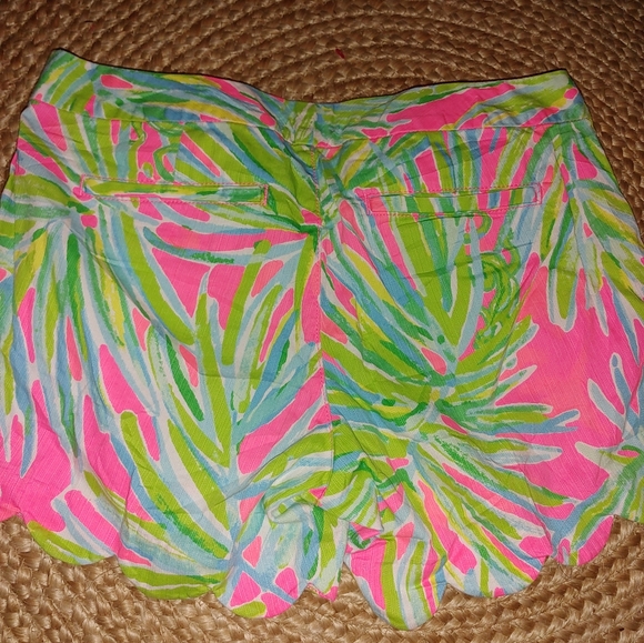 Lilly Pulitzer the Buttercup shorts TIki  Sz.2 - Picture 4 of 9